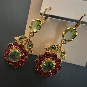 🌺 Betsey Johnson crystal flower stunning dangle earrings 🌺
